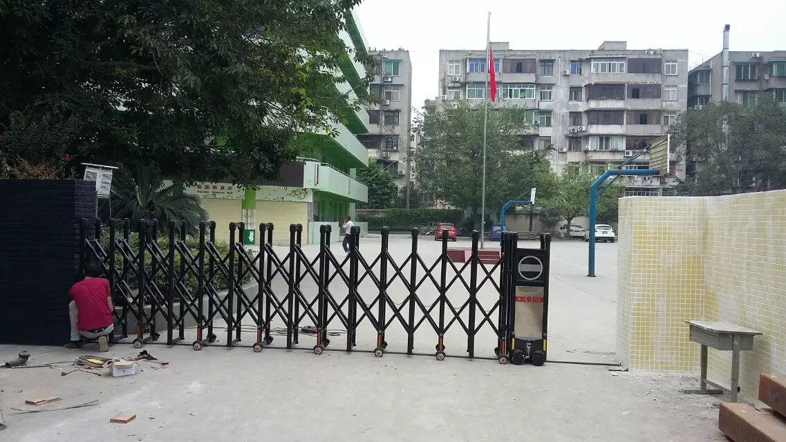 富源县富源县深圳市伸缩门